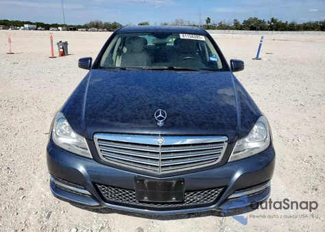 2013 Mercedes-Benz C 250 from USA, damaged, VIN WDDGF4HB8DR275391